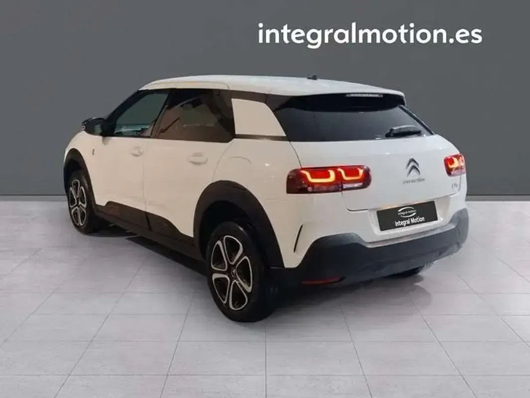 Usado Citroën C4 Cactus 99 CV (72 kW) 2021 Blanco Utilitario