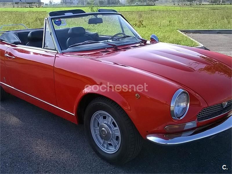 Usado Fiat 124 Spider 140 CV (102 kW) 2016 Rojo Descapotable