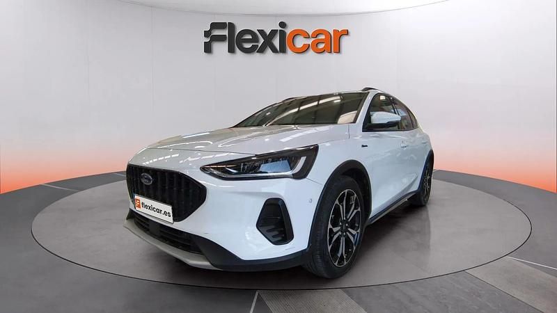 Używany Ford Focus Active 155 KM (114 kW) 2022 Biały Sedan/Limuzyna