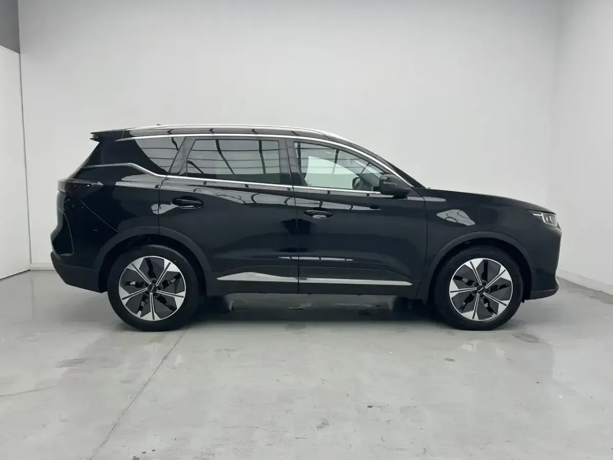 Usado Ebro s700 Luxury 147 CV (108 kW) 2025 Negro SUV