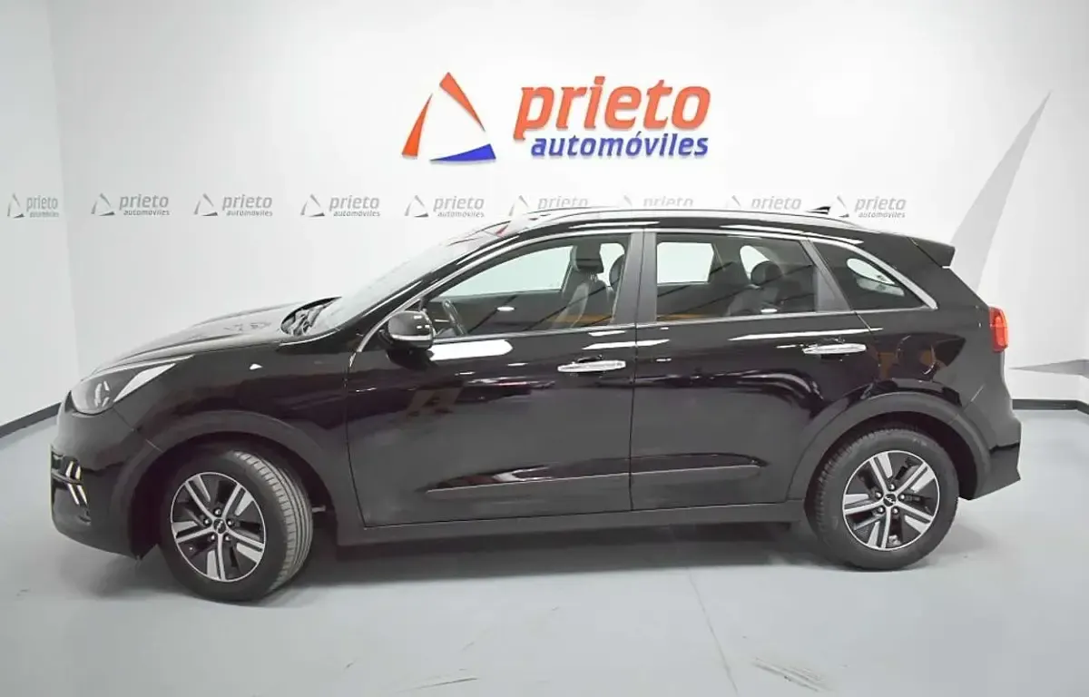 Usado Kia Niro 141 CV (103 kW) 2022 Negro SUV