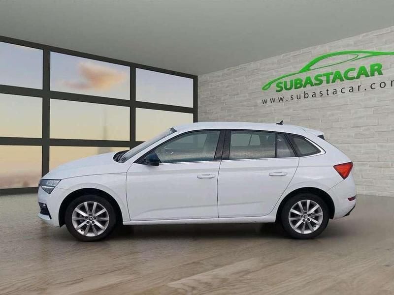 Blanco Usado 2020 Skoda Scala Ambition Utilitario | 9050 € (Super precio) - Imagen 1/4