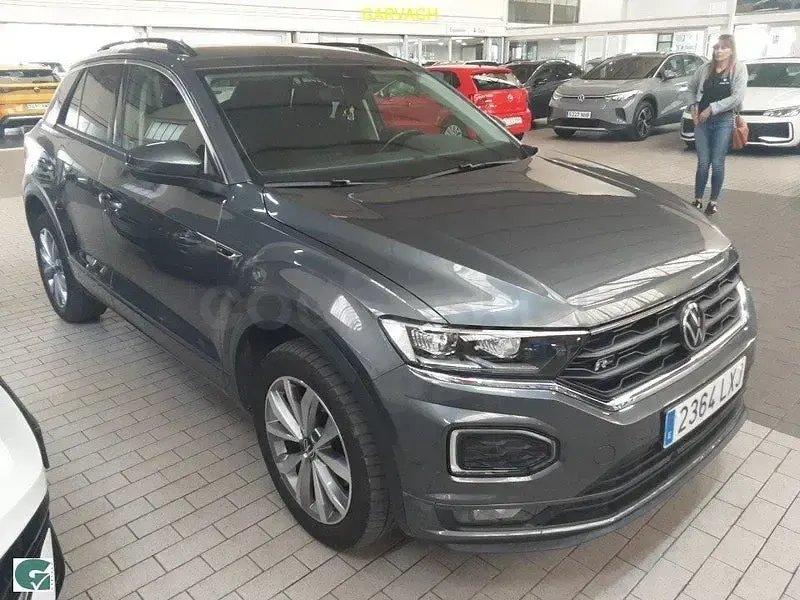 Usado VW T-Roc Advance 150 CV (110 kW) 2022 Gris / plata SUV