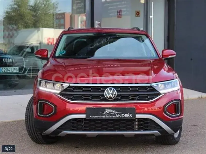 Usado VW T-Roc Life 150 CV (110 kW) 2022 Rojo SUV