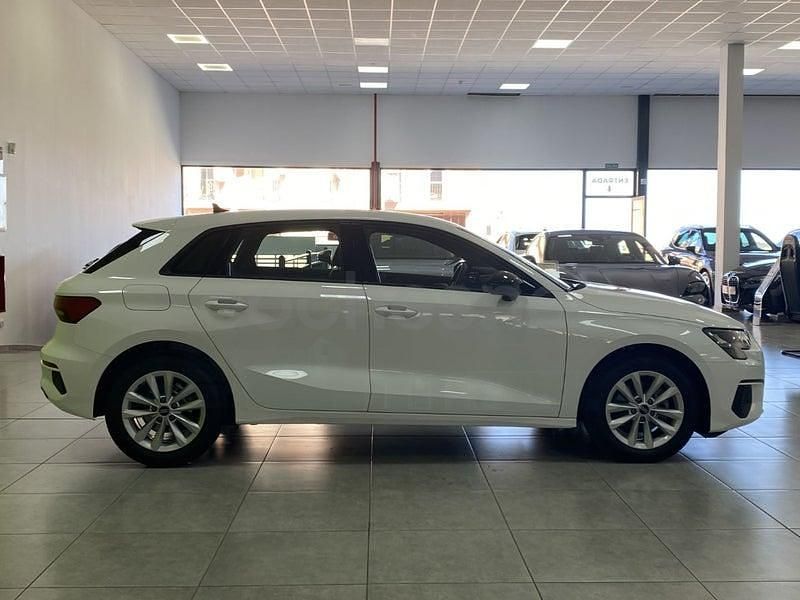 Usado Audi A3 Advanced Plus 116 HP (85 kW) 2023 Branco Sedan