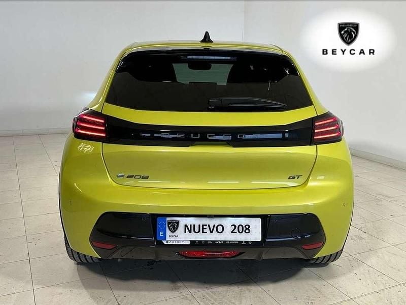 Usado Peugeot e-208 GT 114 kW (156 CV) 2024 Verde Utilitario
