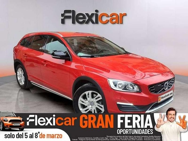 Begagnad Volvo V60 Kinetic 120 HK (88 kW) 2017 Röd Kombi