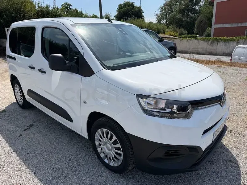 Usado Toyota Proace Verso Active 131 CV (96 kW) 2021 Blanco Familiar