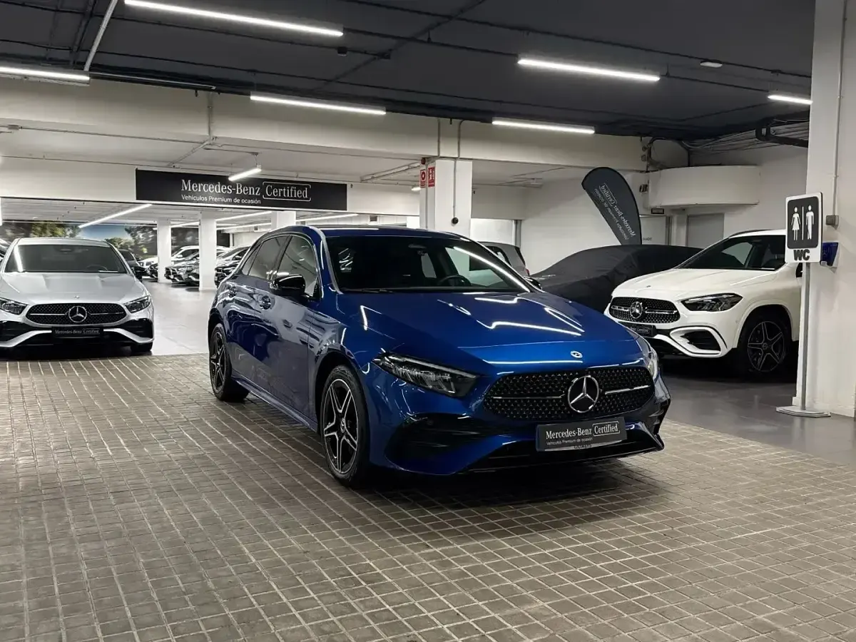 Usado Mercedes A250 218 CV (160 kW) 2025 Azul Berlina