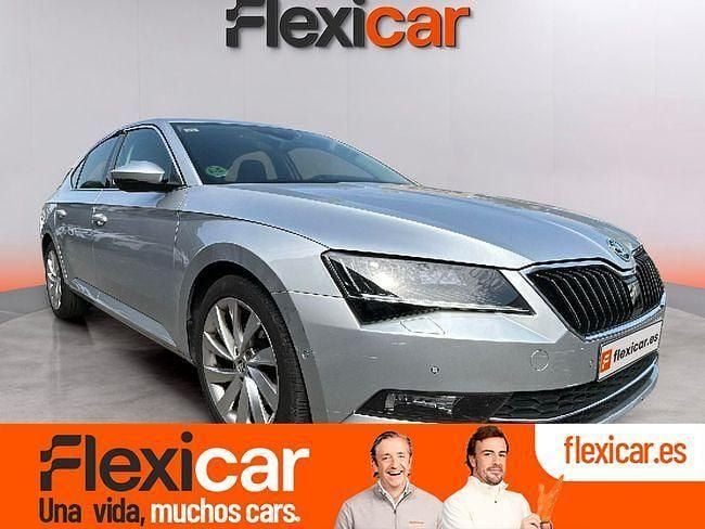 Gris Usado 2016 Skoda Superb Style Berlina | 18.490 € (Precio justo) - Imagen 1/4