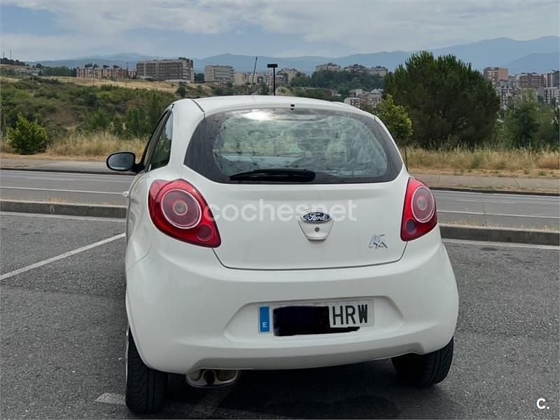 Usado Ford Ka 69 CV (50 kW) 2013 Blanco Utilitario