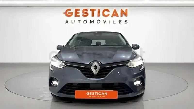 Usado Renault Clio V Zen 140 CV (102 kW) 2022 Gris / plata Berlina