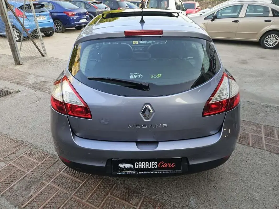 Usado Renault Mégane III Dynamique 131 CV (96 kW) 2008 Gris Utilitario