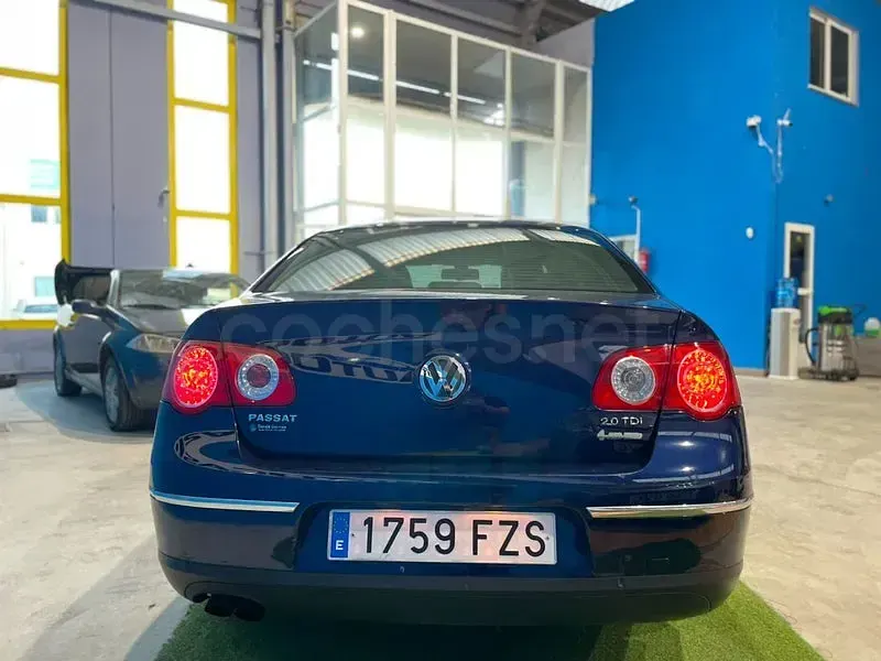 Usado VW Passat Highline 140 CV (102 kW) 2008 Azul Berlina