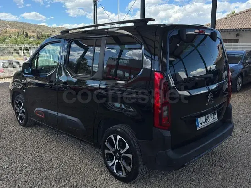 Usado Citroën Berlingo Shine 102 CV (75 kW) 2019 Negro Monovolumen