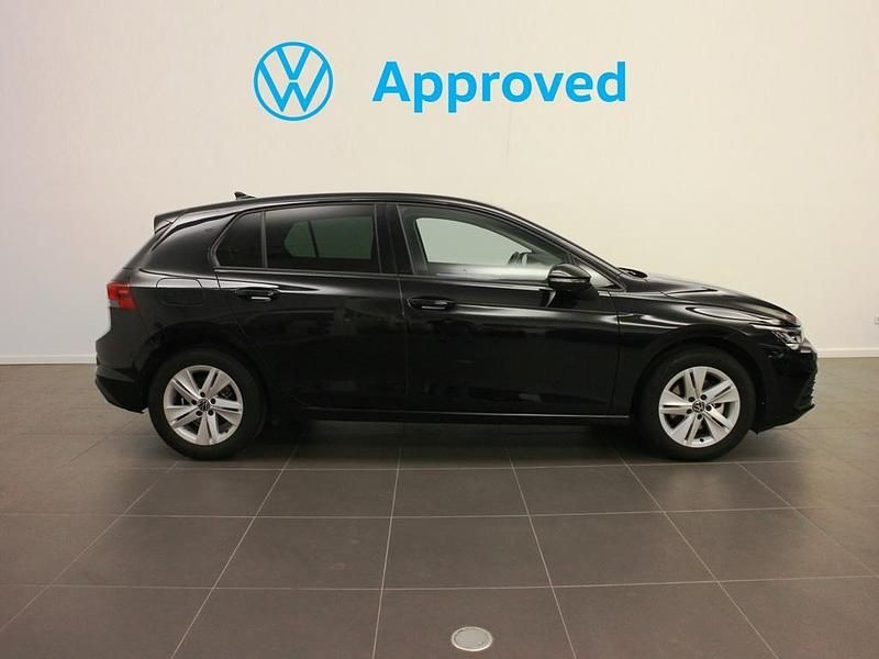 Usado VW Golf VIII Life 115 CV (84 kW) 2025 Negro Utilitario
