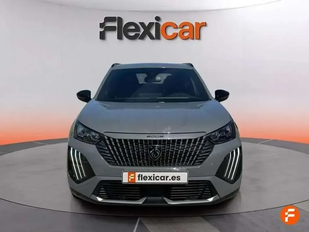 Usado Peugeot 2008 Allure 131 CV (96 kW) 2024 Gris SUV