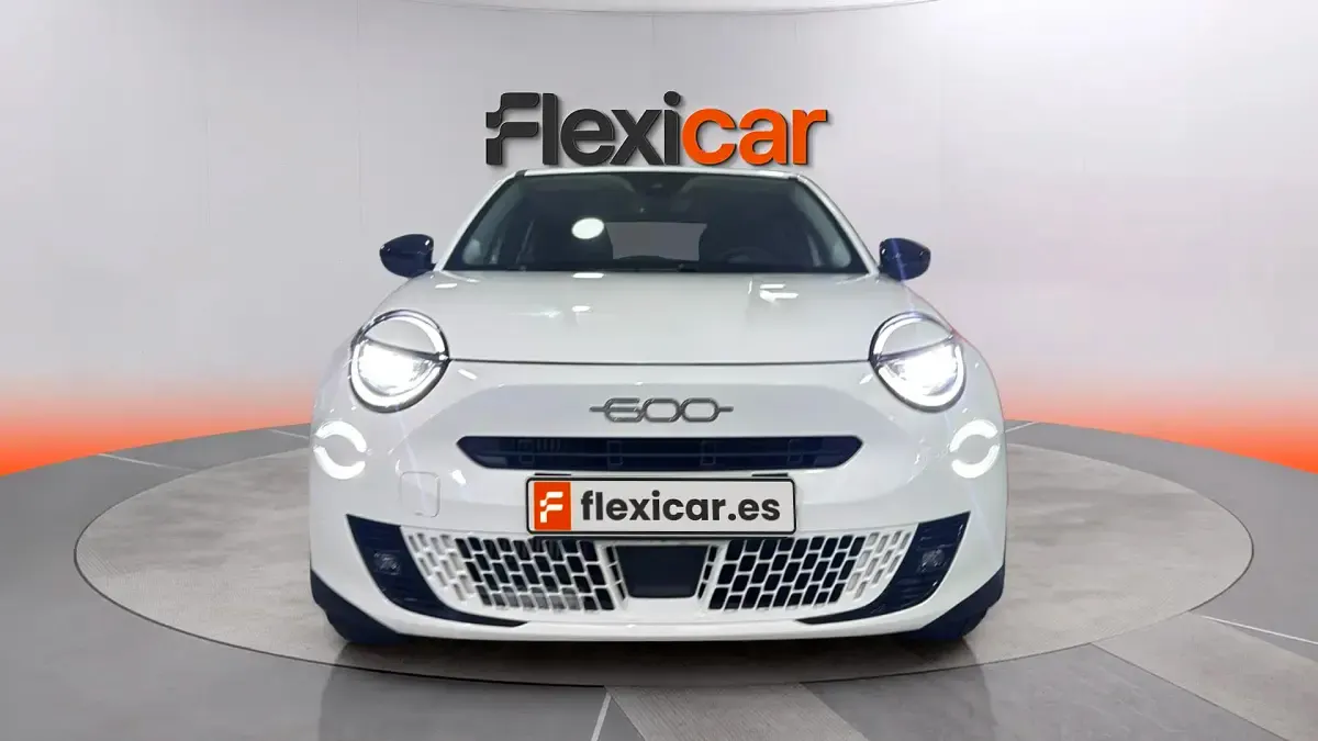 Usado Fiat 600 101 CV (74 kW) 2025 Blanco SUV
