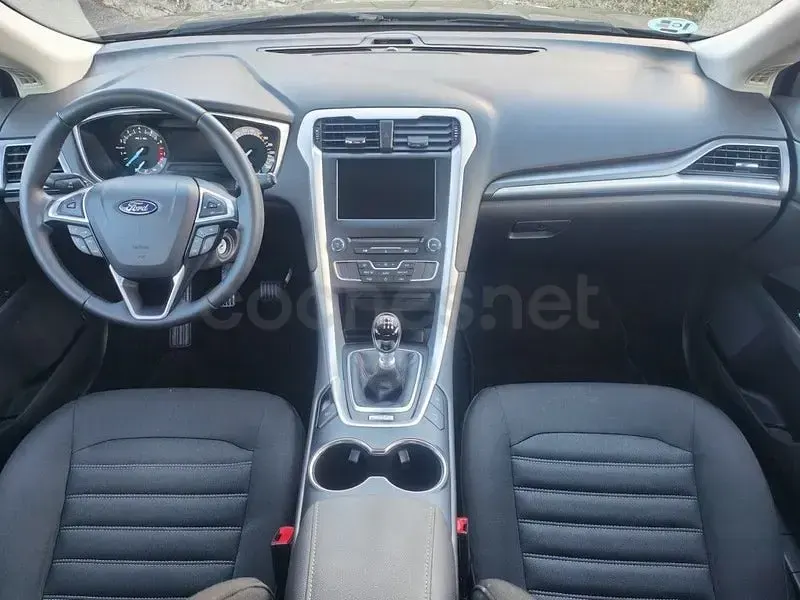 Usado Ford Mondeo Titanium 160 CV (117 kW) 2016 Gris Berlina