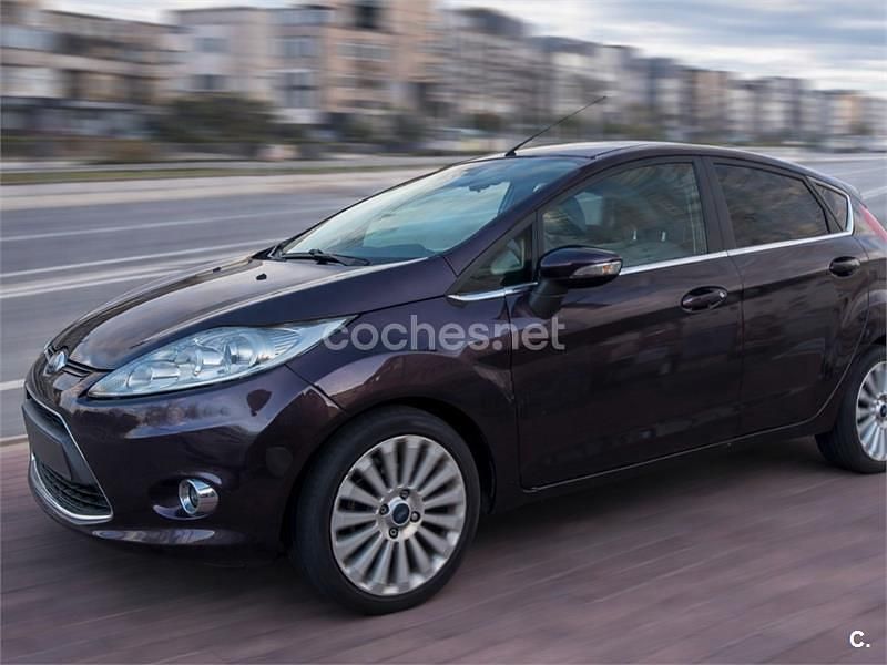 Usado Ford Fiesta Titanium 95 CV (69 kW) 2009 Negro Utilitario