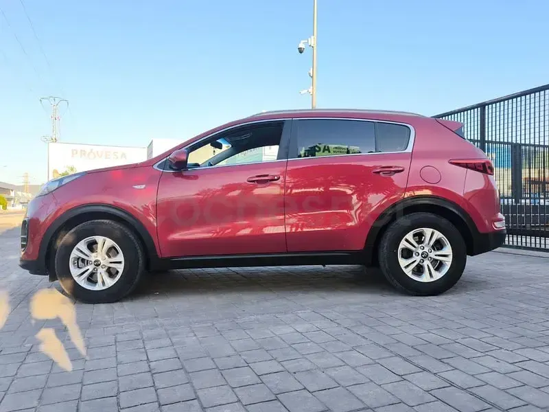 Usado Kia Sportage 115 CV (84 kW) 2016 Granate SUV
