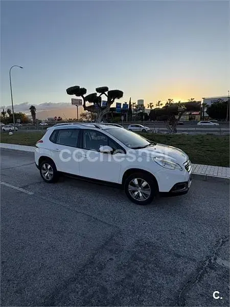 Usado Peugeot 2008 Active 92 CV (67 kW) 2014 Blanco SUV