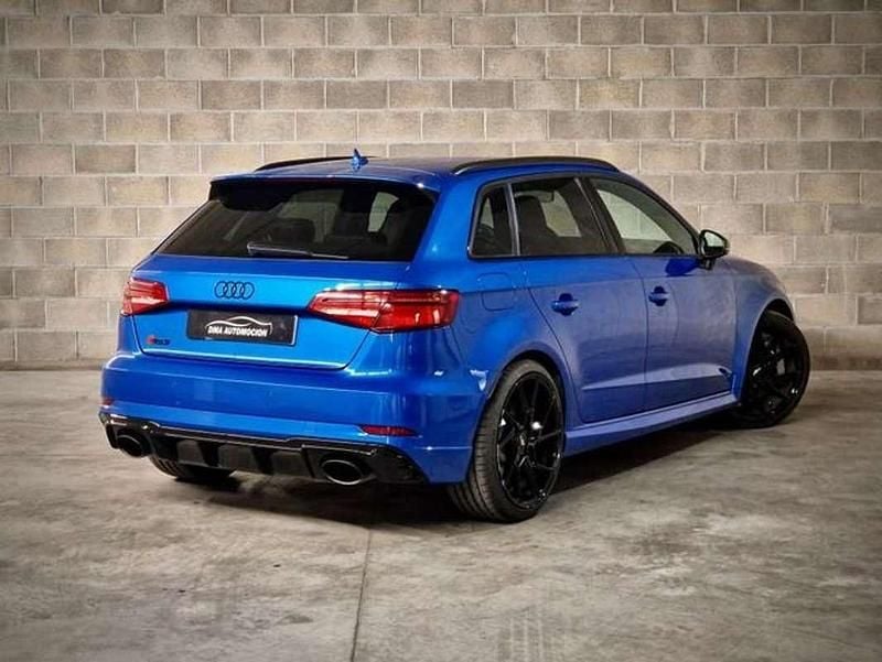 Usado Audi RS3 Sportback 400 CV (294 kW) 2017 Azul Utilitario