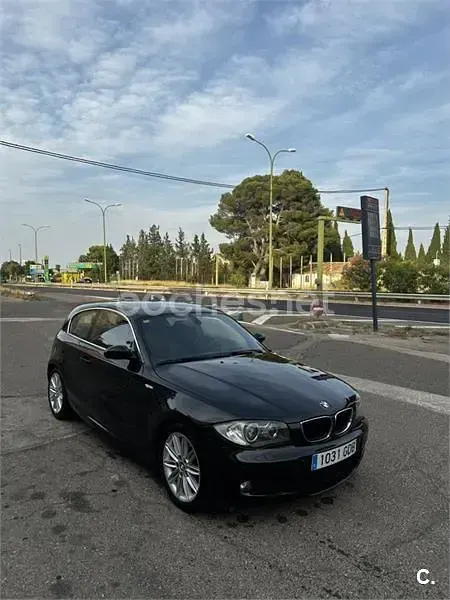Usado BMW 118 143 CV (105 kW) 2008 Negro Utilitario