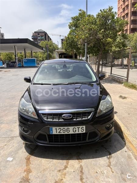 Negro Usado 2010 Ford Focus Trend Berlina | 6200 € (Precio justo) - Imagen 1/4