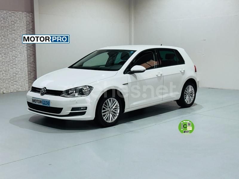 Blanco Usado 2014 VW Golf Edition Berlina | 9990 € (Precio justo) - Imagen 1/4