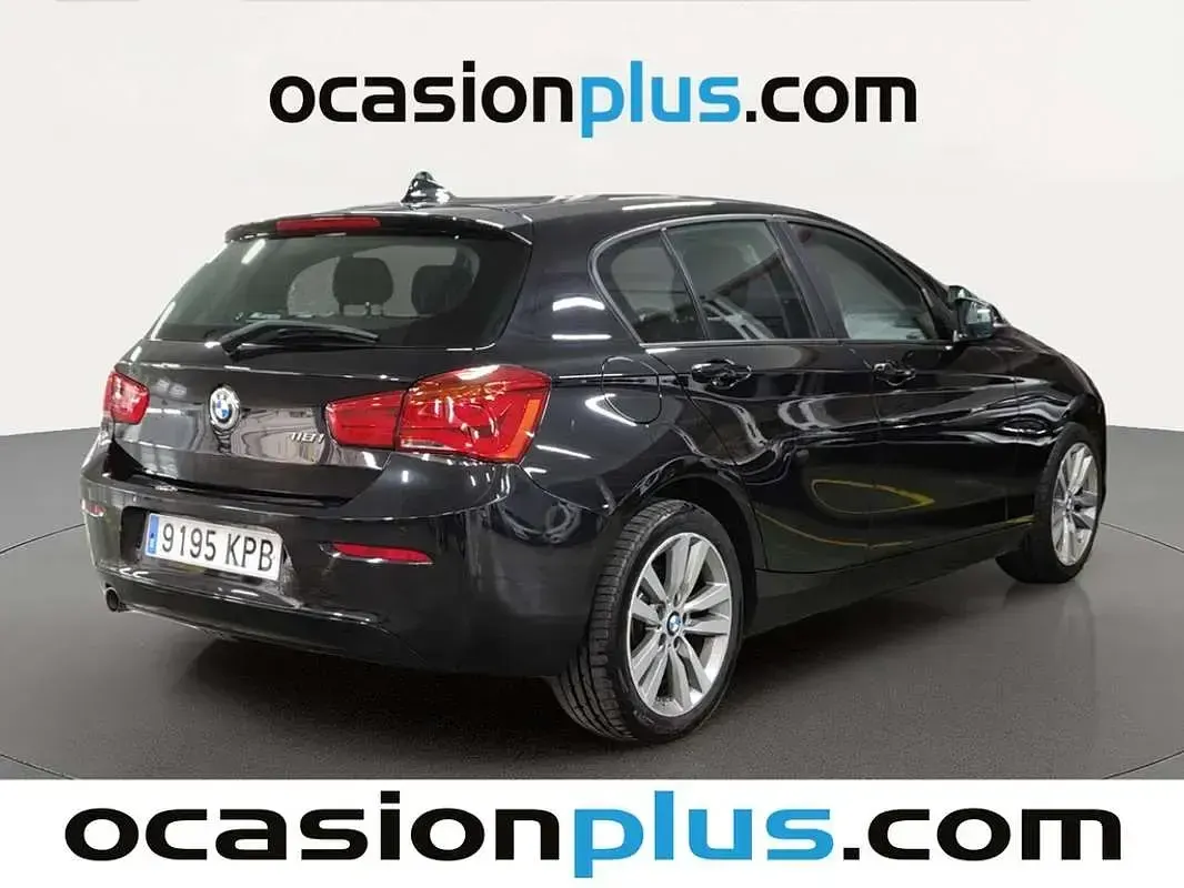 Usado BMW 118 136 CV (100 kW) 2018 Negro Utilitario