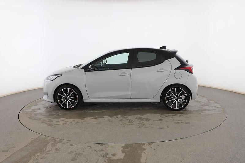 Usado Toyota Yaris Hybrid Sport 131 CV (96 kW) 2024 Gris Berlina