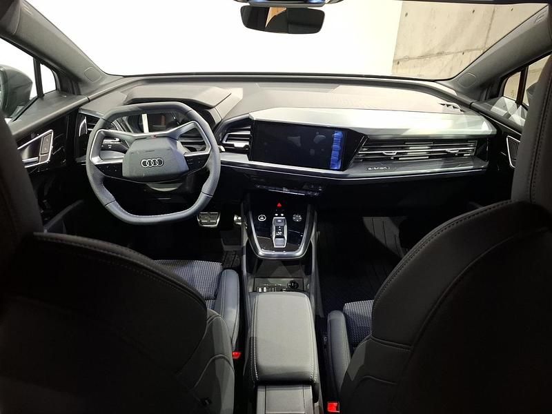 Usado Audi Q4 e-tron S-Line 209 kW (285 CV) 2025 Gris tifón metalizado SUV