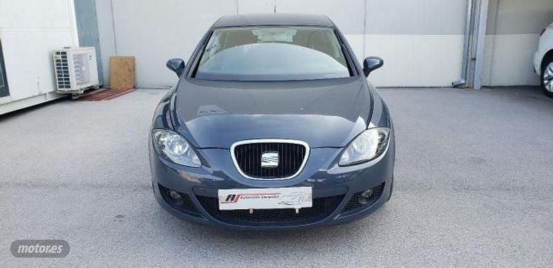 Usado Seat Leon Ecomotive 105 CV (77 kW) 2008 Gris Utilitario
