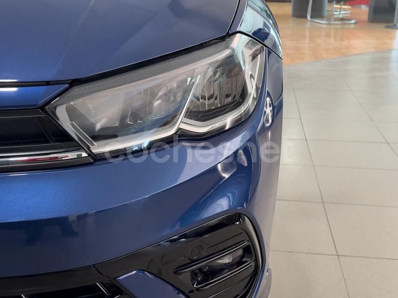Usado VW Polo R-line 95 CV (69 kW) 2022 Azul Berlina