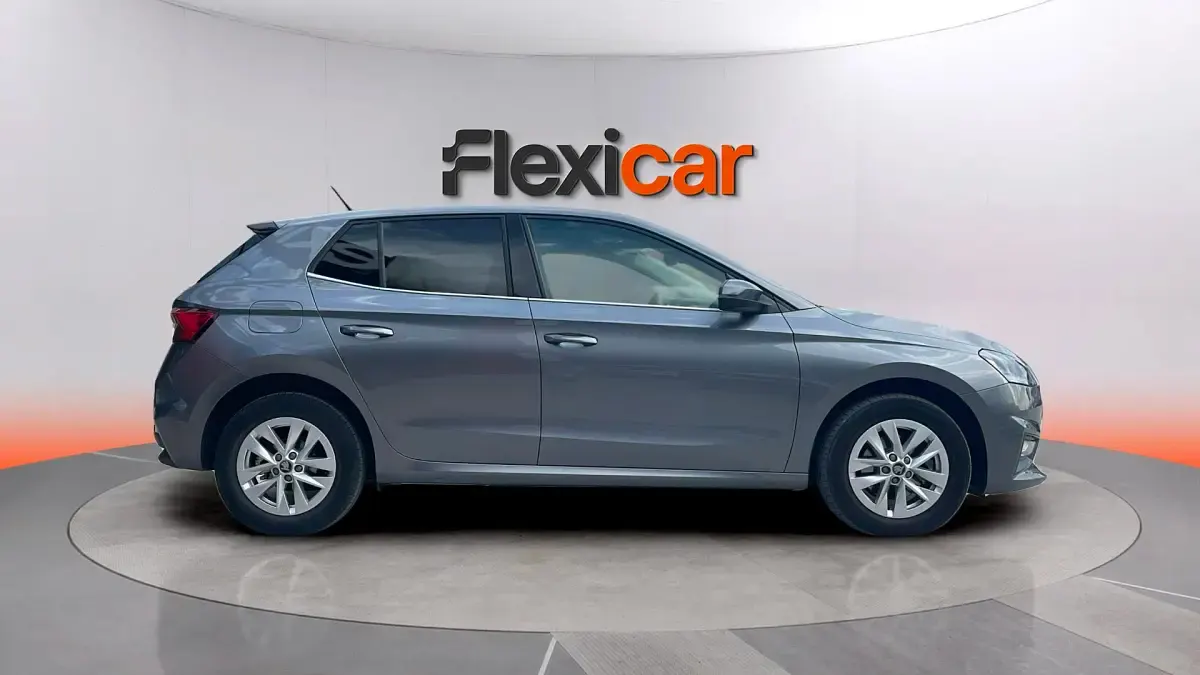 Usado Skoda Fabia Selection 116 CV (85 kW) 2025 Gris Utilitario
