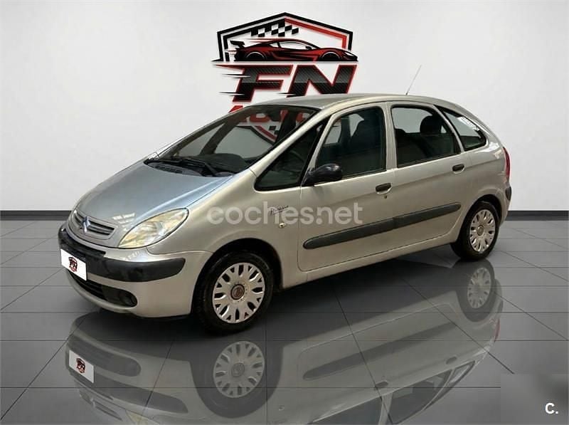 Usado Citroën Xsara Picasso Exclusive 95 CV (69 kW) 2006 Gris / plata Monovolumen