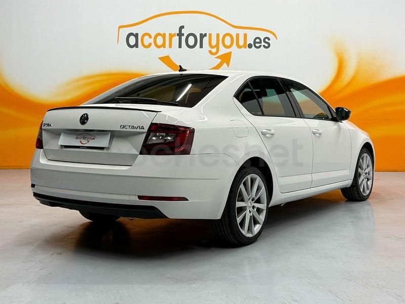 Usado Skoda Octavia Ambition 150 CV (110 kW) 2020 Blanco Berlina