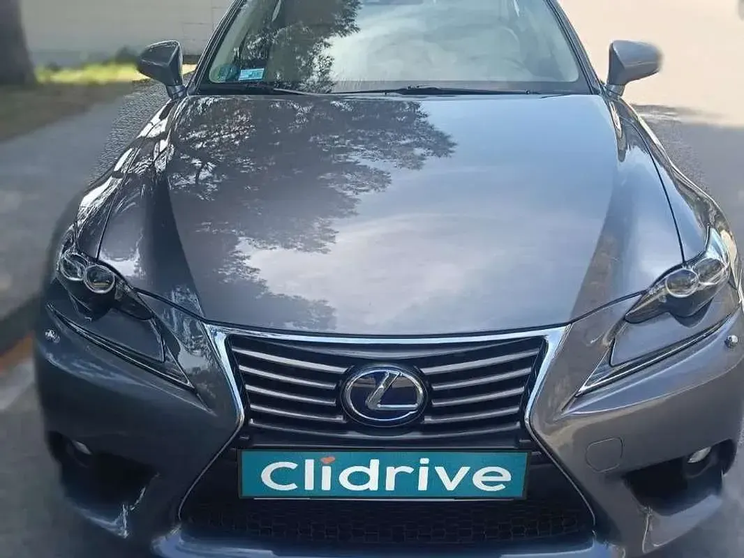 Usado Lexus IS300h Luxury Line 223 CV (164 kW) 2014 Gris Berlina