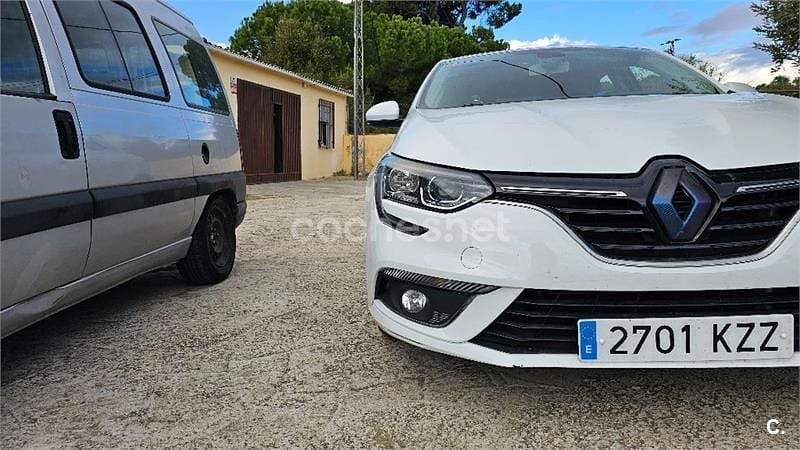 Usado Renault Mégane IV Business 115 CV (84 kW) 2019 Blanco Berlina