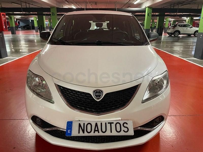 Usado Lancia Ypsilon 69 CV (50 kW) 2015 Blanco Utilitario