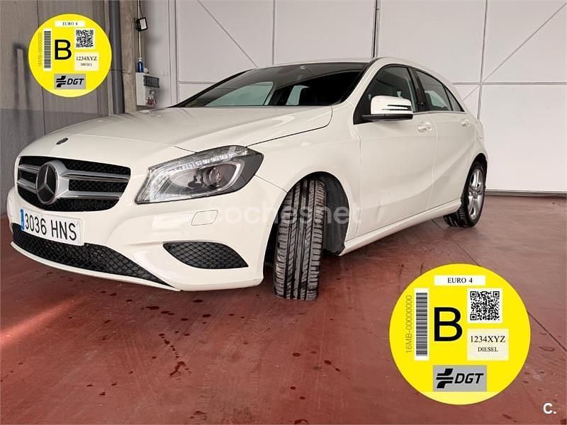Usado Mercedes A180 Urban 109 CV (80 kW) 2013 Blanco Berlina