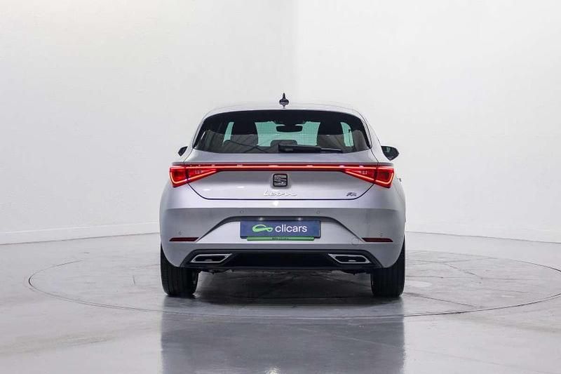Usado Seat Leon FR 150 CV (110 kW) 2023 Gris Utilitario