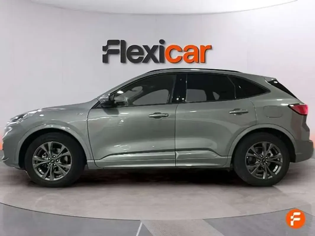 Usado Ford Kuga ST-Line 150 CV (110 kW) 2022 Gris SUV