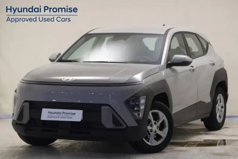 Gris/plata Usado 2024 Hyundai Kona SUV | 27.990 € (Caro) - Imagen 1/4