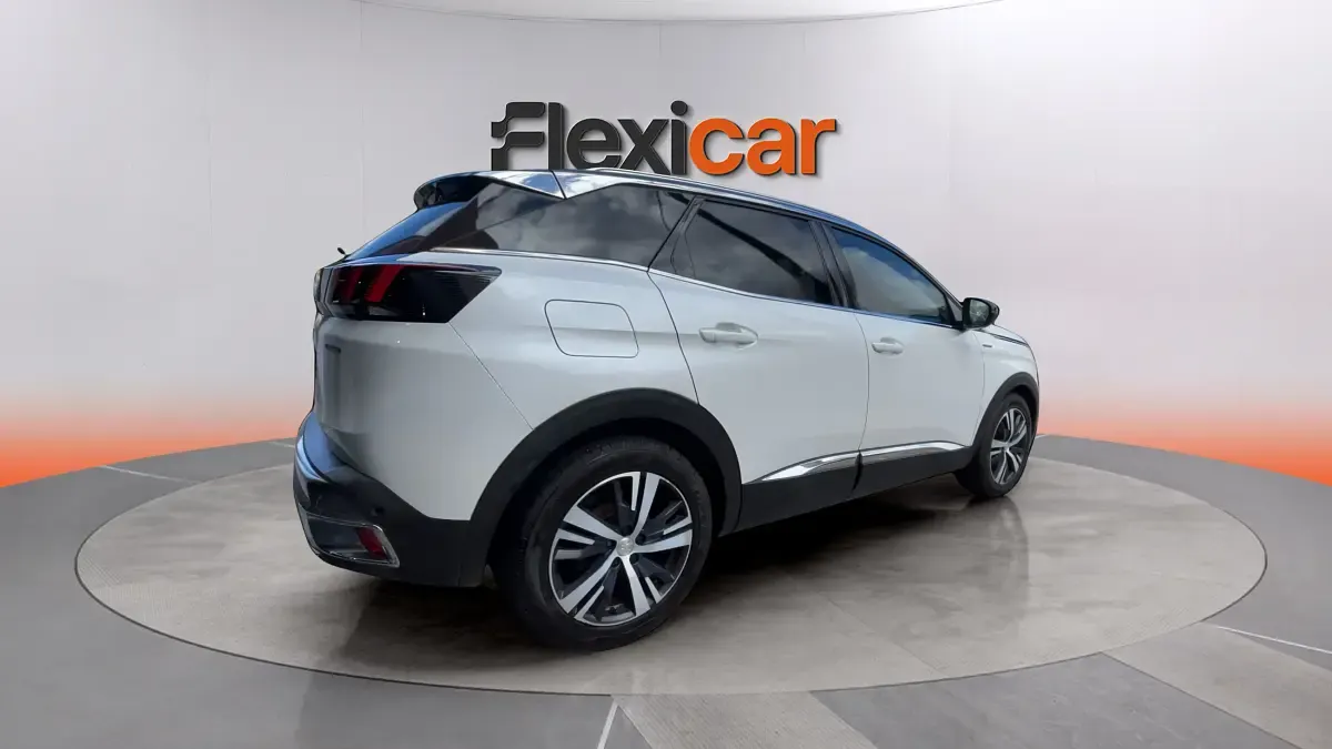 Usado Peugeot 3008 Allure 131 CV (96 kW) 2017 Blanco SUV