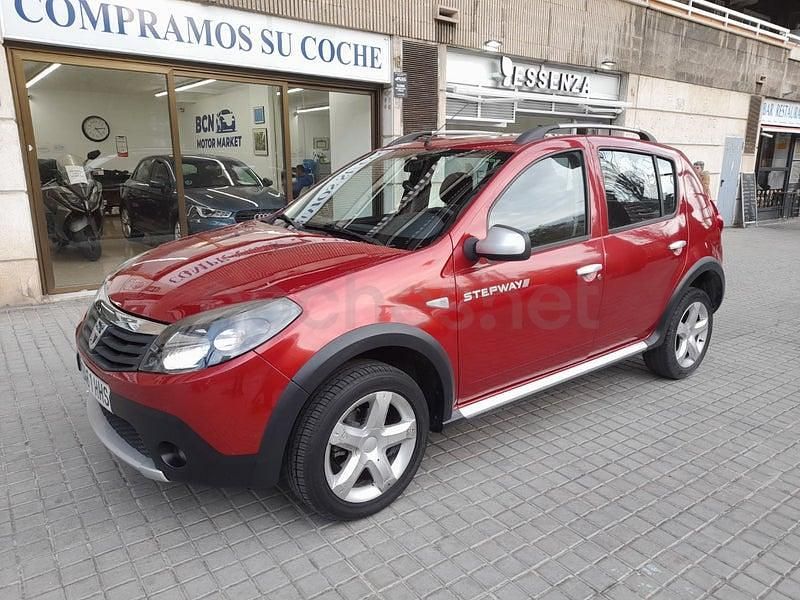 Usado Dacia Sandero Stepway 90 CV (66 kW) 2011 Rojo Berlina