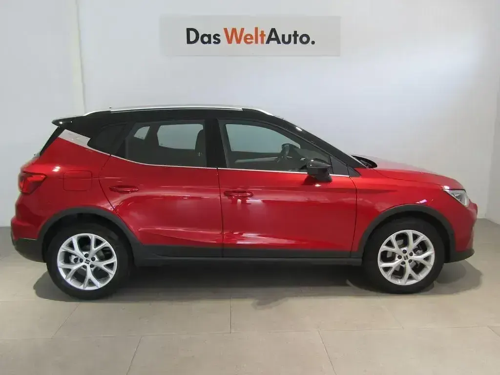 Usado Seat Arona FR 116 CV (85 kW) 2024 Rojo SUV