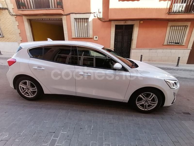 Begagnad Ford Focus Trend 120 HK (88 kW) 2022 Vit Sedan