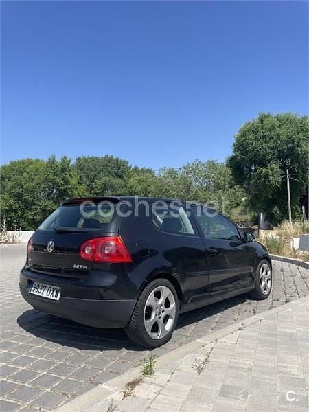 Negro Usado 2006 VW Golf V Highline Berlina | 4900 € (Precio justo) - Imagen 1/4